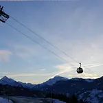 Panorama Apartment *