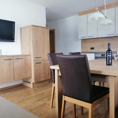 Panorama Apartment *